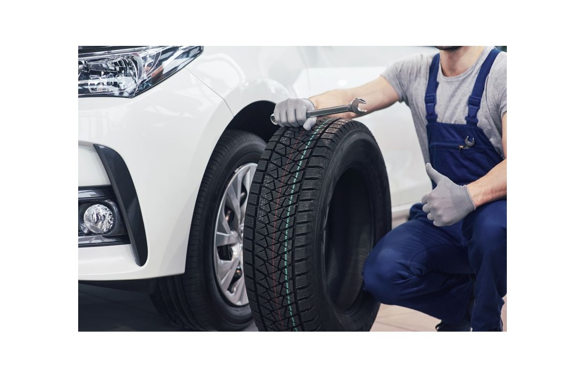 Cómo cambiar los neumáticos de un coche y qué materiales necesitas